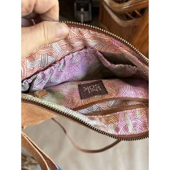 The Sak Leather Ventura Cross Body Boho Western Brass Hardware Bag, Multi Pocket - Picture 6 of 10